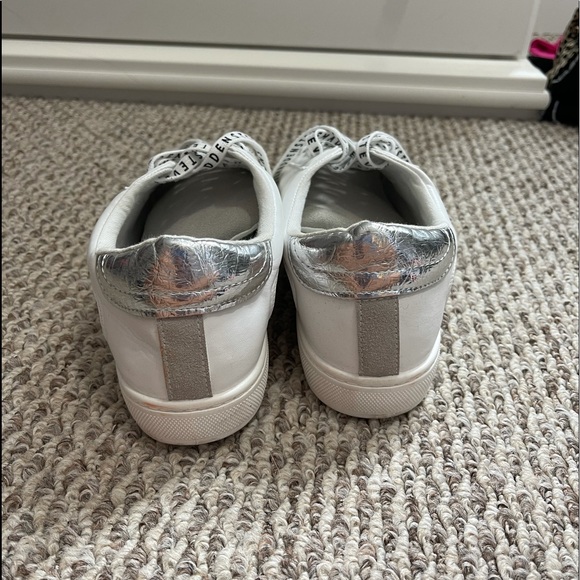 Steve Madden Low Top Sneakers - Picture 3 of 4